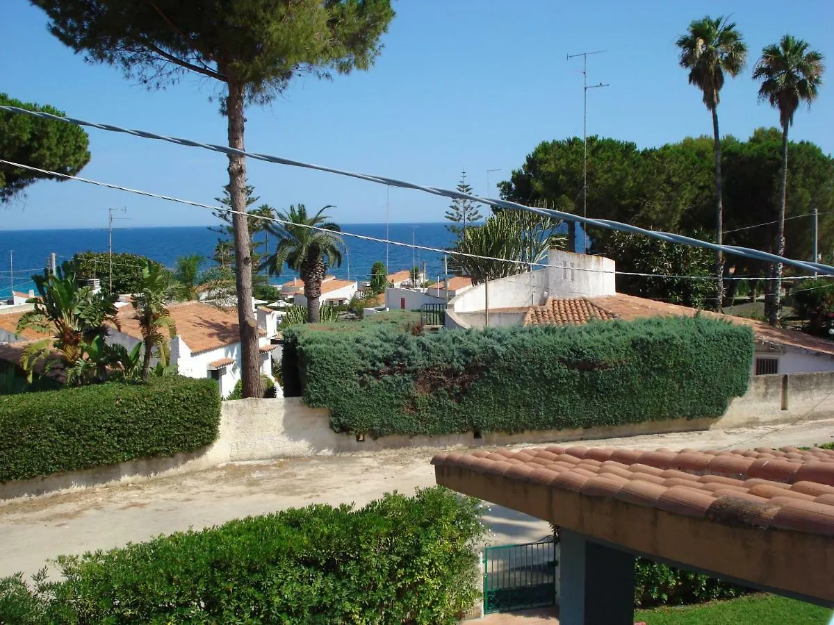 Villa La Bussola Fontane Bianche Italien