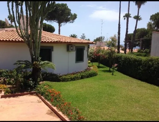 Villa La Bussola Fontane Bianche 0*,  Italien